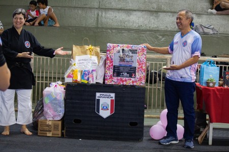 Sorteio de prêmios às participantes